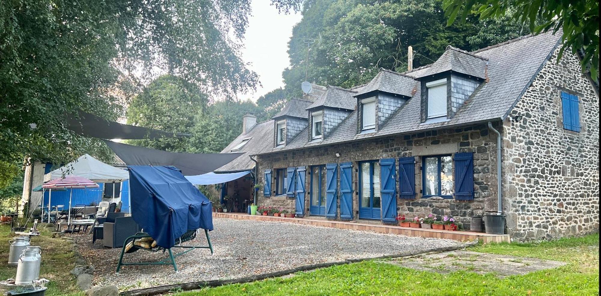 Double & Family Rooms In Tranquility In Blue Saint-Mars-sur-la-Futaie Exterior photo